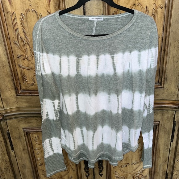 Theo & Spence Two Piece Tie Dye Jogger Set - Picture 2 of 11